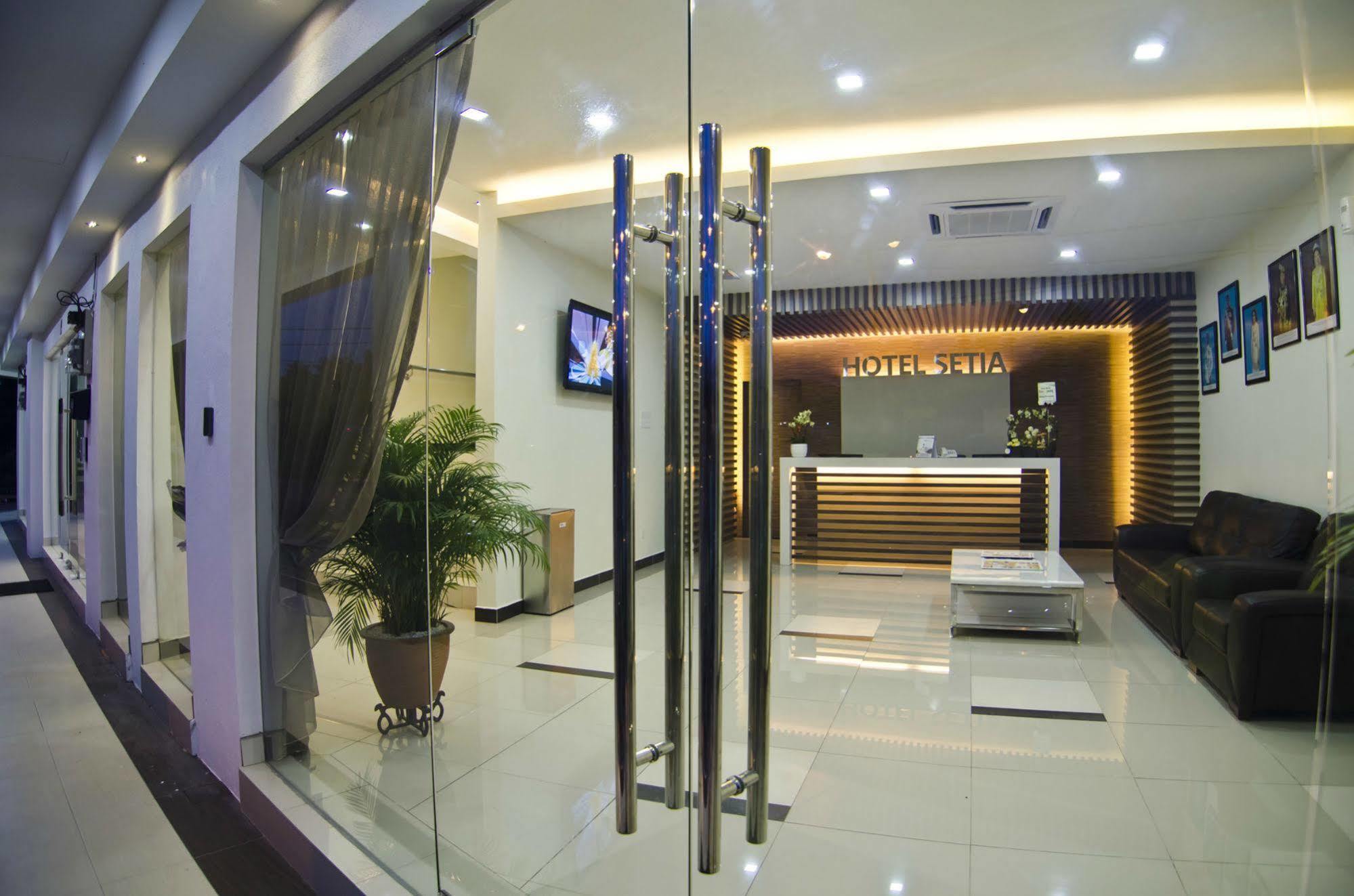 โรงแรมเซเตีย เกอลวง ภายนอก รูปภาพ